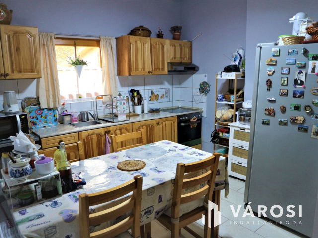 Komlósdon ház+gazdasági épület+14400m2 szántó jó gazdára vár