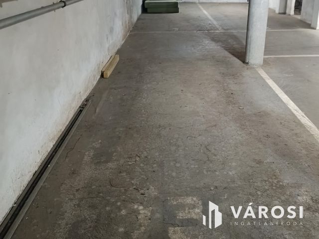 Eladó teremgarázs-beálló Szeged belvárosában!