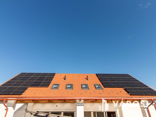 Új Építésű, A+++ Energiabesorolású Ikerház Fél Zsámbékon