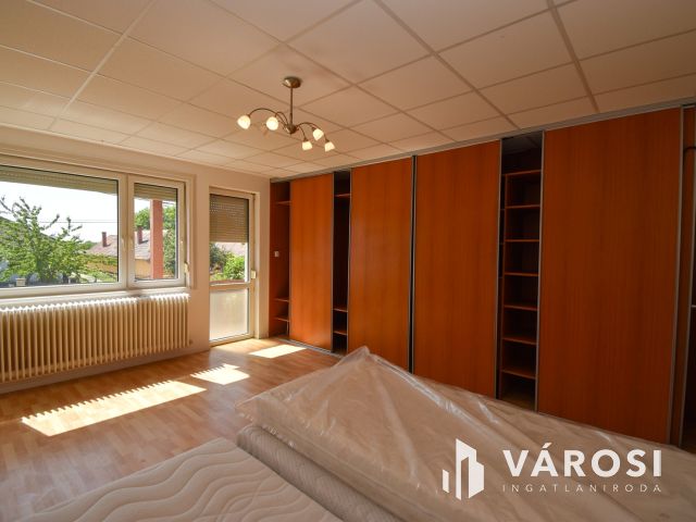 Napelem,3 szint,összeköltözőknek vagy vállalkozásnak Banán!