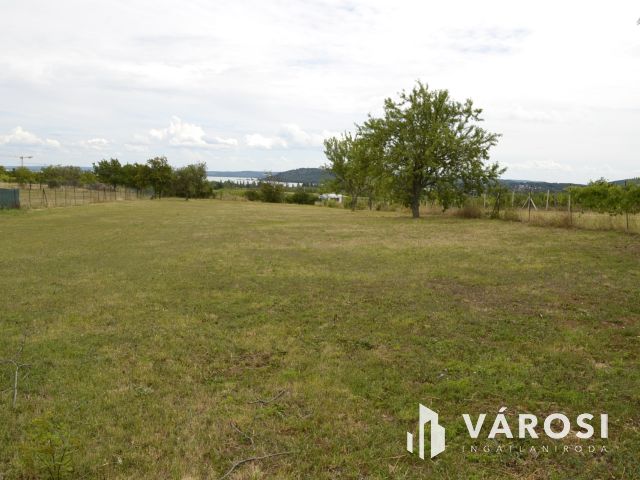 Balatonfüredi panorámás telek!