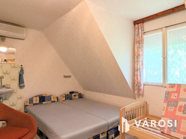 Téliesített nyaraló Szanazugban, a gát tövében!