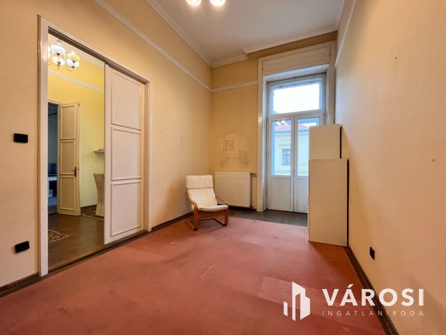 Erkélyes, galériázható lakás  a belvárosban - ne hagyja ki!