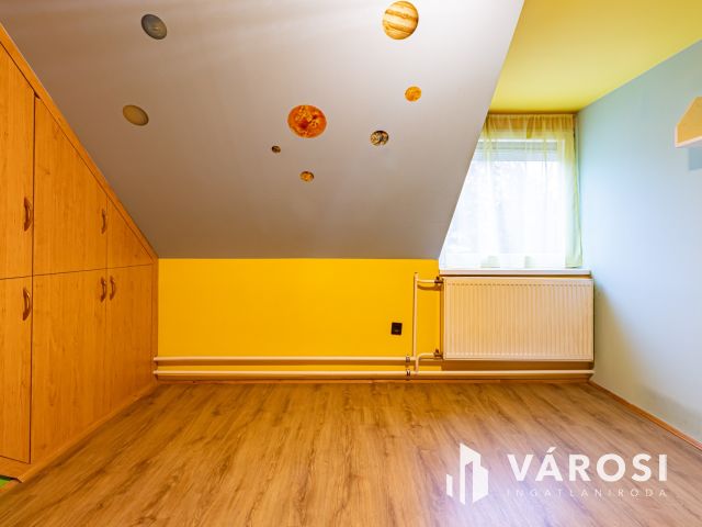 Családi ház Ürömön, akár három generációnak