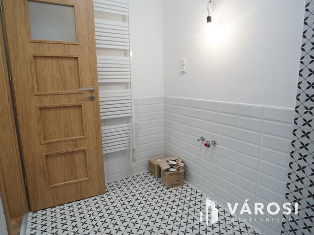 Fonyódon, 150m-re a víztől, új lakás, Wellness használattal!