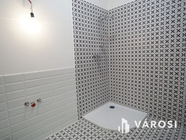 Fonyódon, 150m-re a víztől, új lakás, Wellness használattal!