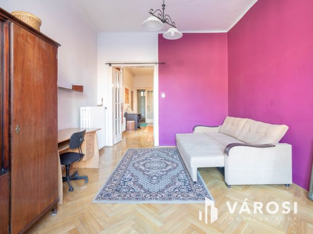 72 m2-es lakás, pár lépés a Duna, a Fővám tér, a Corvinus