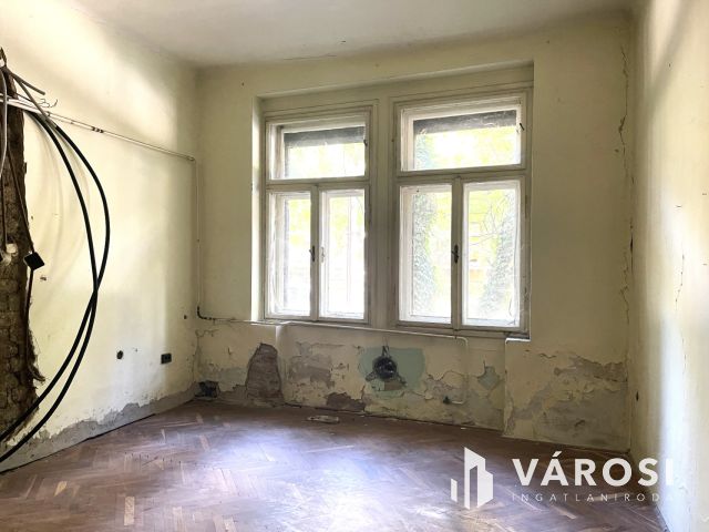 Felújítandó, belvárosi, földszinti